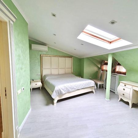 Роскошная Двухуровневая Квартира Luxurious Duplex Apartment Erevan Esterno foto