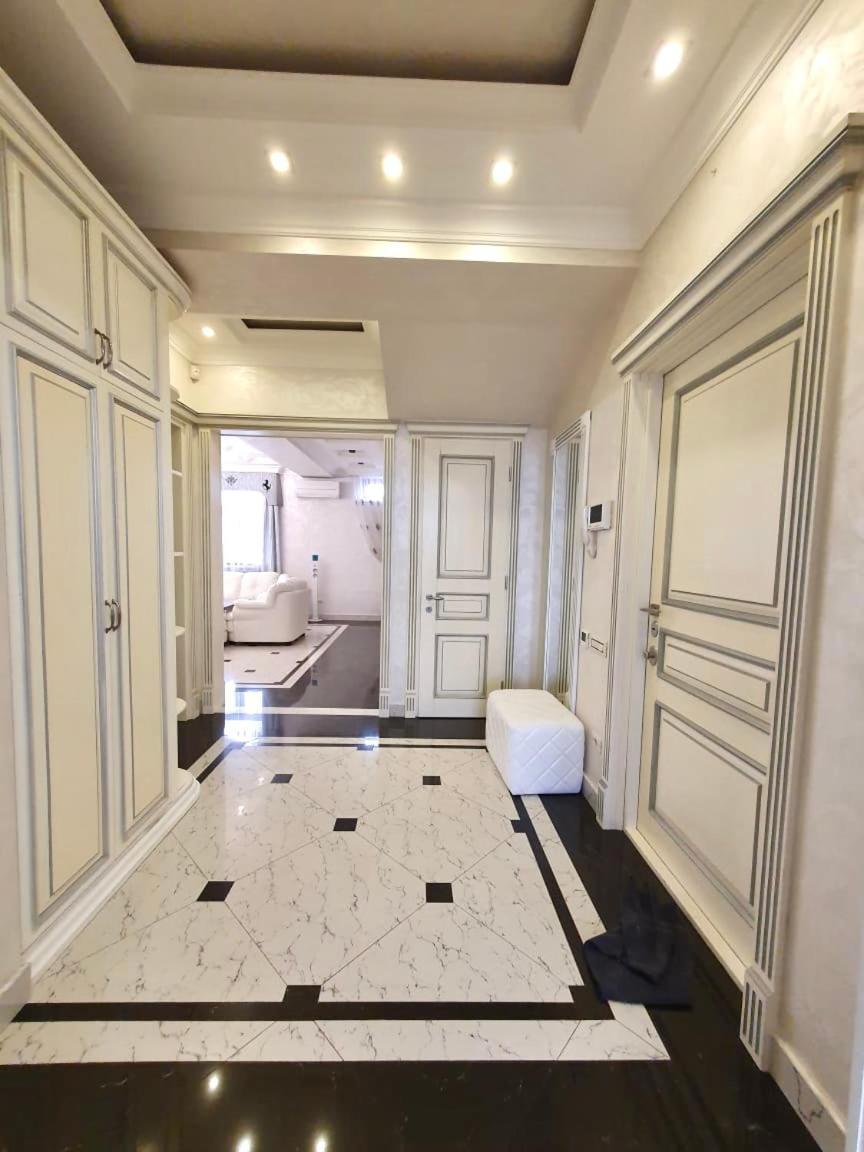 Роскошная Двухуровневая Квартира Luxurious Duplex Apartment Erevan Esterno foto